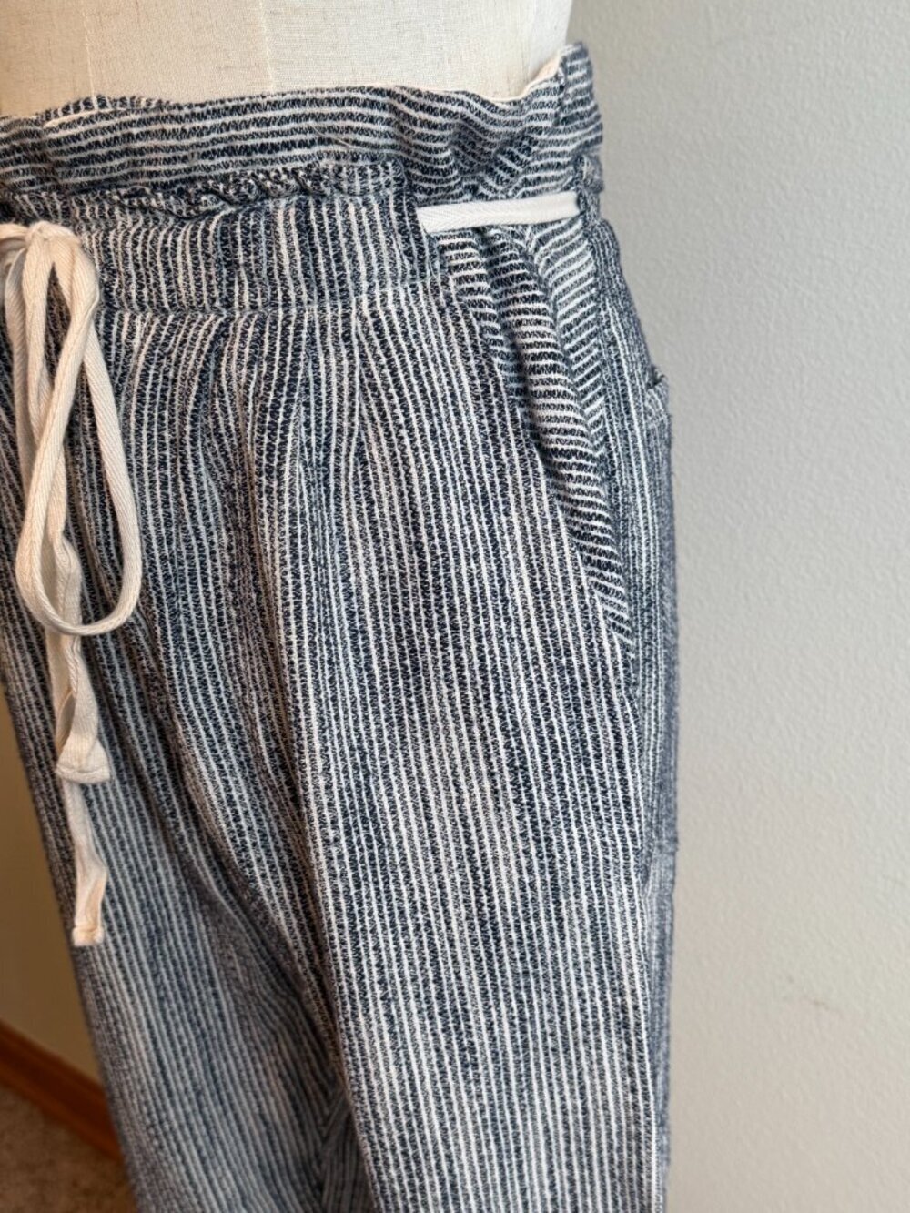 Free People Light at Sunrise Indigo Blue Crop Pants - Size 6 - Picture 8 of 11